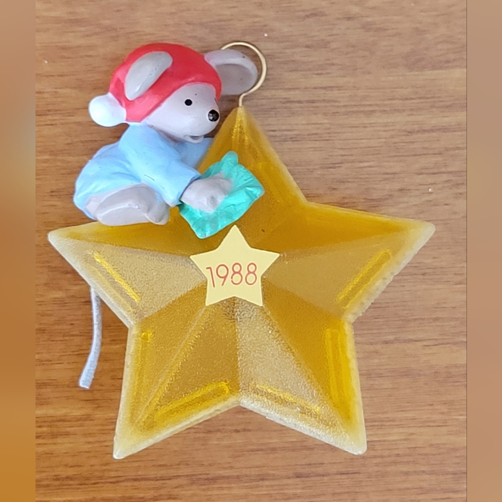 Vintage 1988 Hallmark Mouse Christmas Ornament